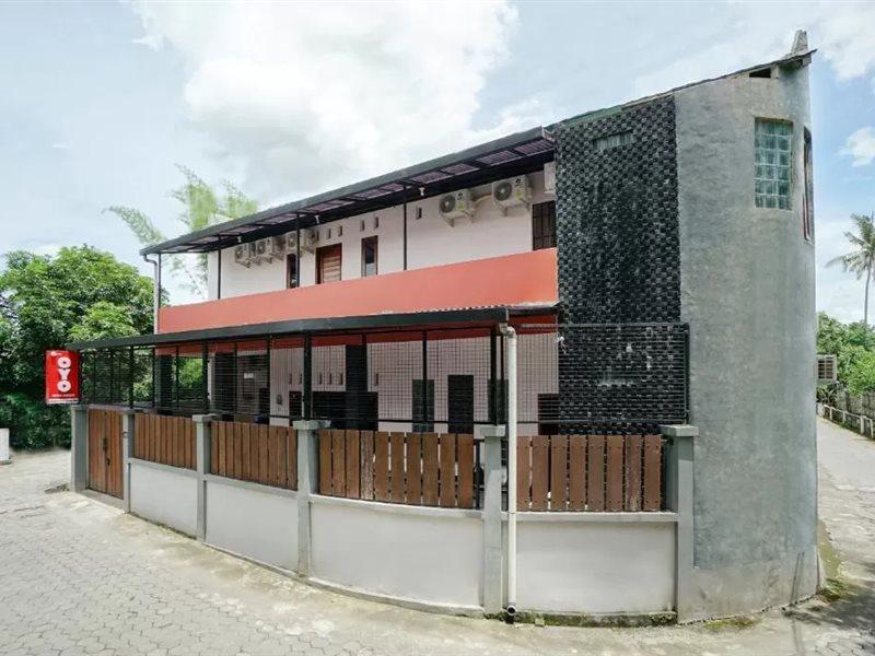 Reddoorz Syariah At Falisha Umy Ngabean Екстериор снимка