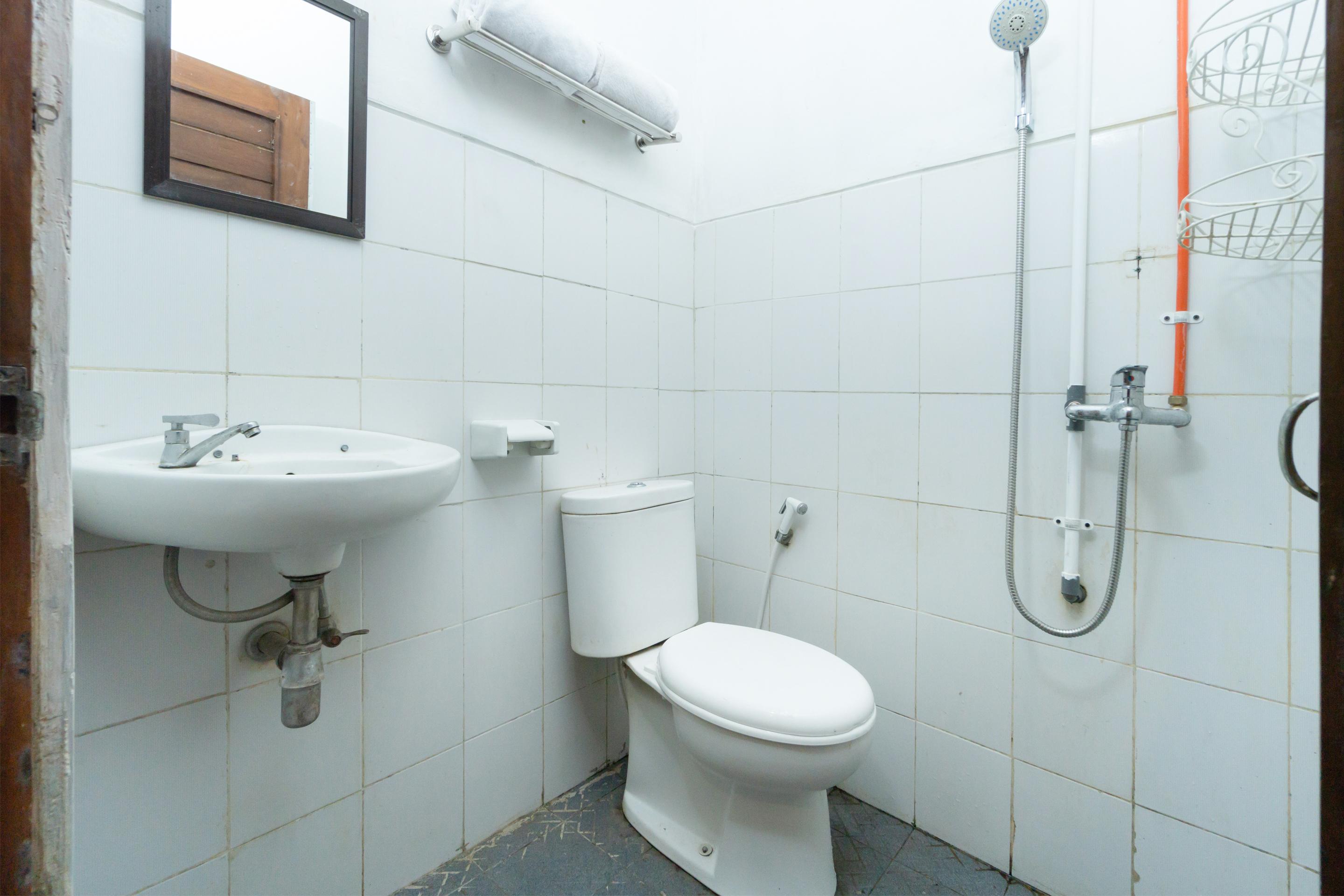 Reddoorz Syariah At Falisha Umy Ngabean Екстериор снимка