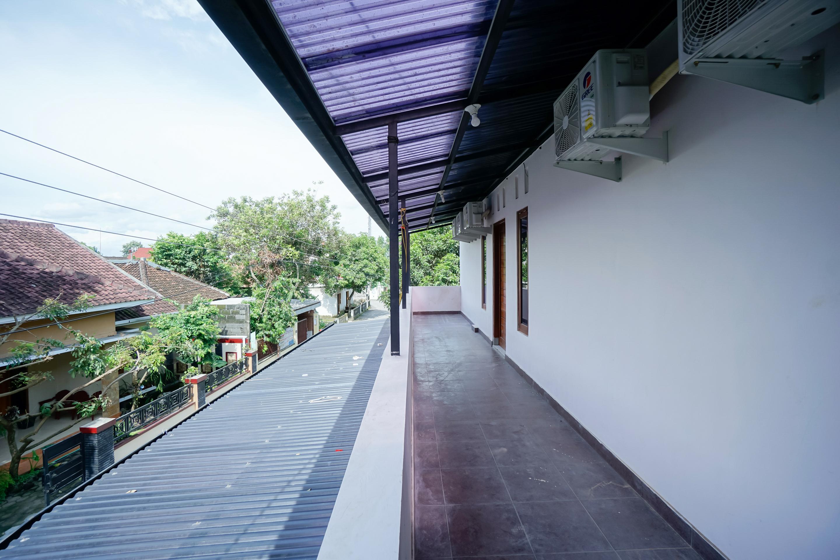 Reddoorz Syariah At Falisha Umy Ngabean Екстериор снимка