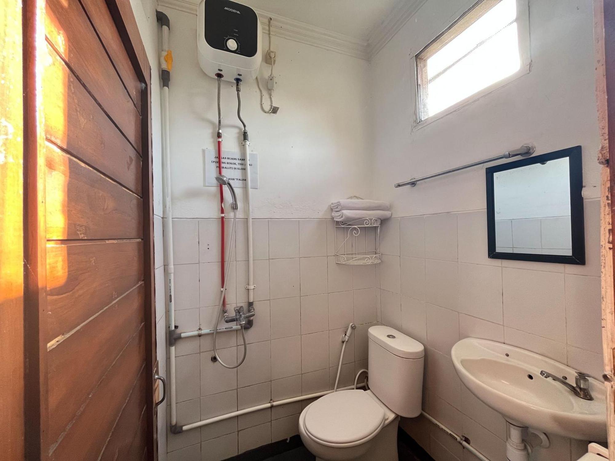 Reddoorz Syariah At Falisha Umy Ngabean Екстериор снимка